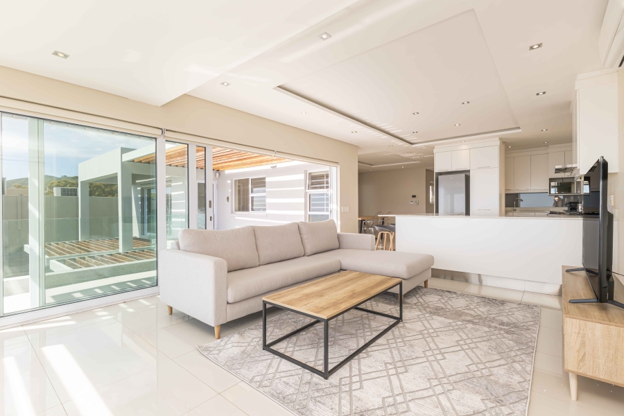To Let 2 Bedroom Property for Rent in Bantry Bay Western Cape